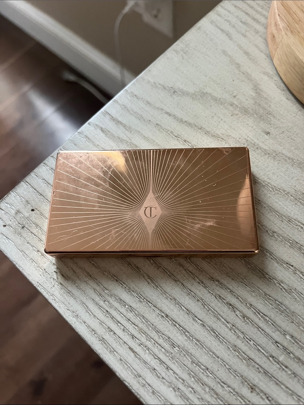 Charlotte Tilbury bronze and glow highlighter